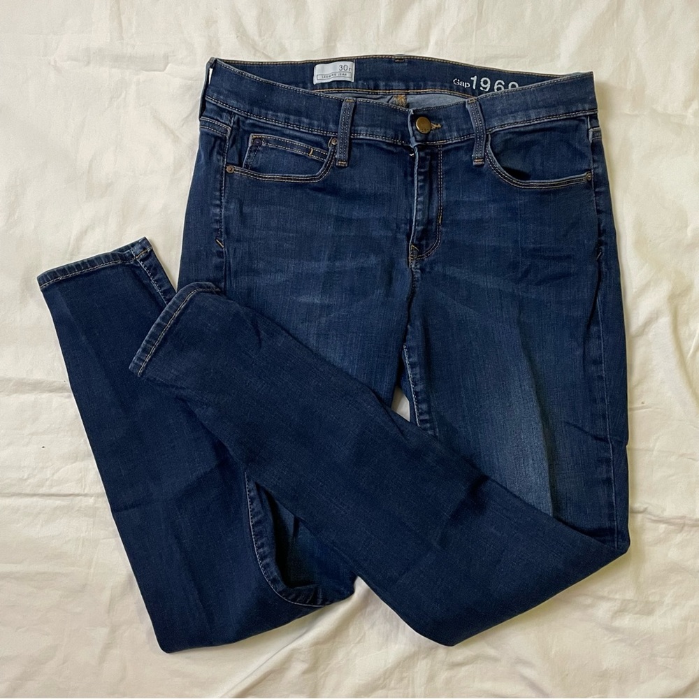 GAP 1969 Legging Jeans Dark Wash Denim Size 30Regular- EUC!! 30” Inseam 👖